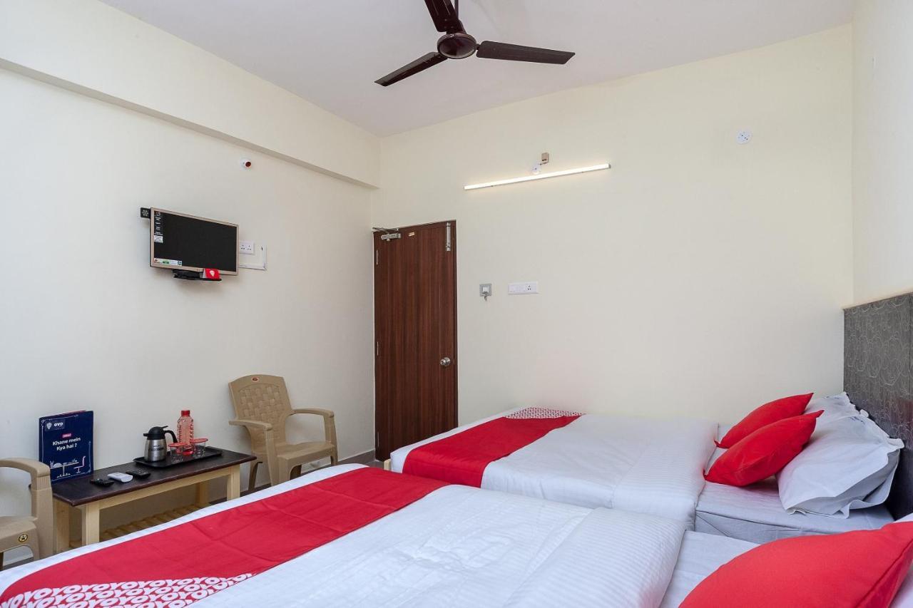 Oyo Hotel Sannidhi Residency Tirupati Exterior foto